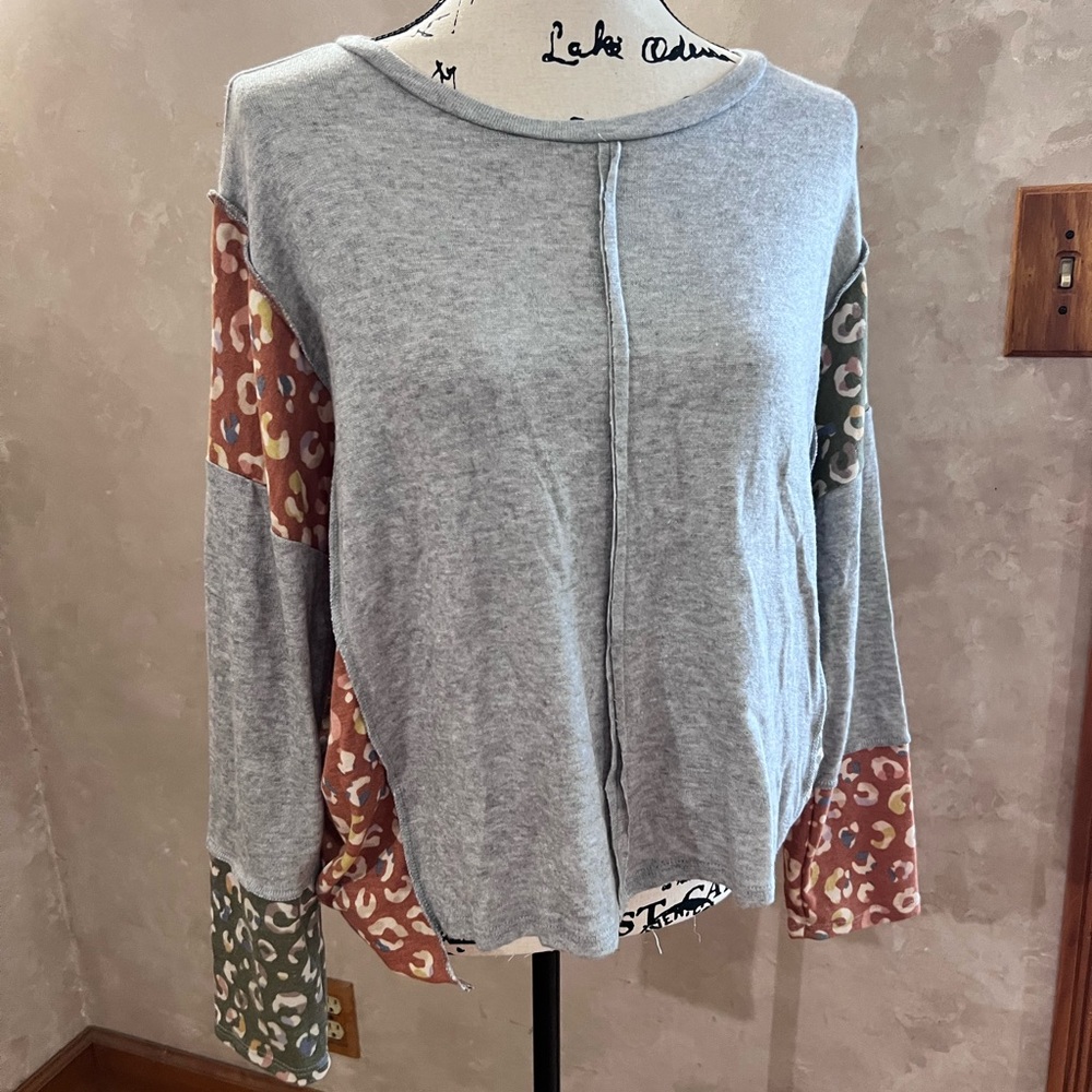 Women’s long sleeve top